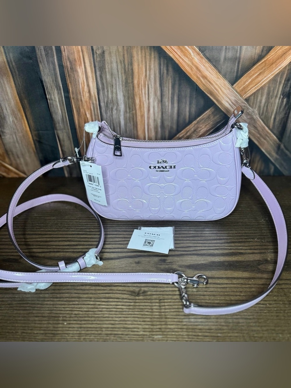 Coach Teri Shoulder Bag in Signature Leather with Heart Charm - Picture 3 of 6